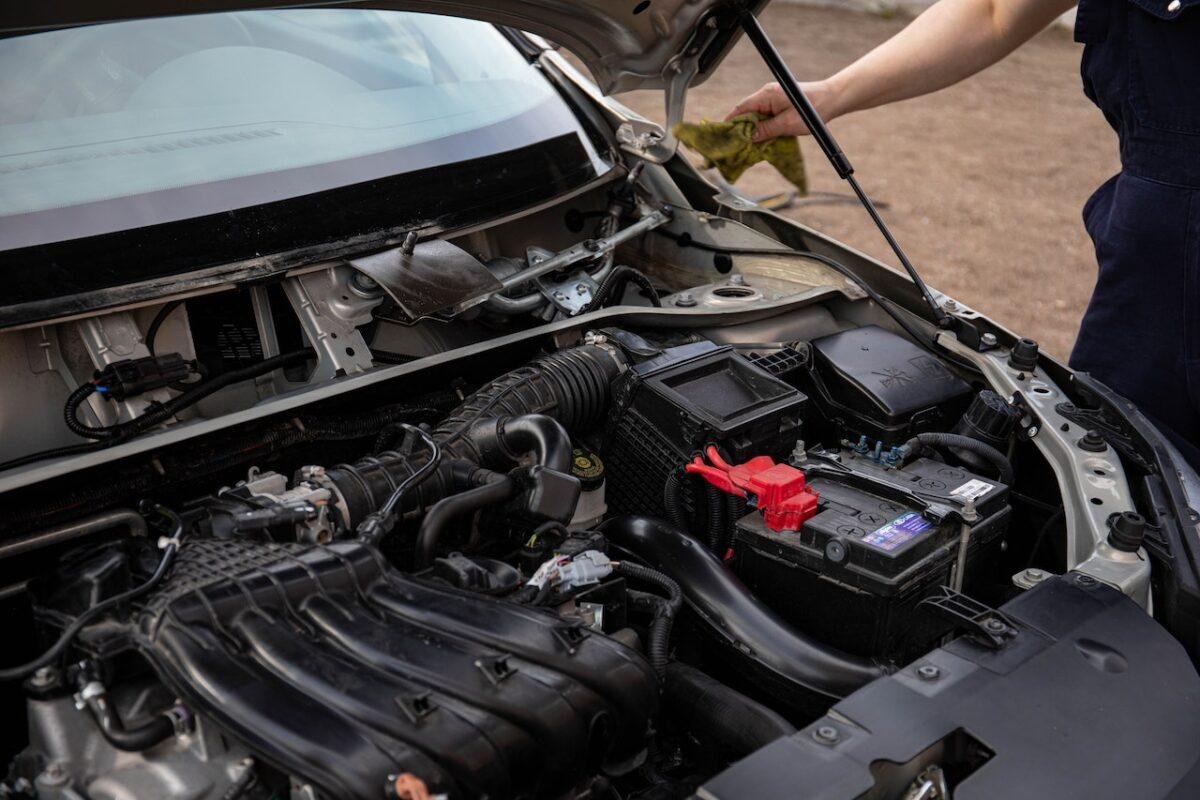 Best Car Battery Shops in UAE: Top 10 Centers to Visit