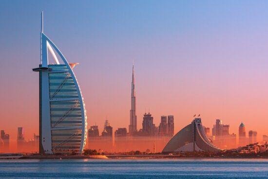 Picture-Perfect Proposals in Dubai Unique Locations & Gifts